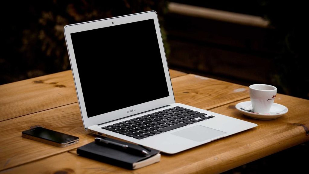 Onboarding acheteurs pro sans checkout complet